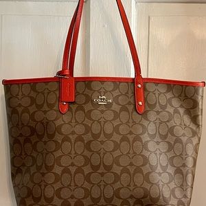 Coach Tote “reversible” coach logo and burnt orange.